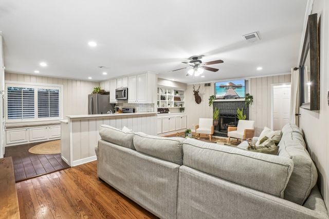 3549 Vinecrest Drive, Dallas, TX 75229