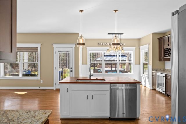 9393 Wild Honeysuckle Ln, Ashland, VA 23005