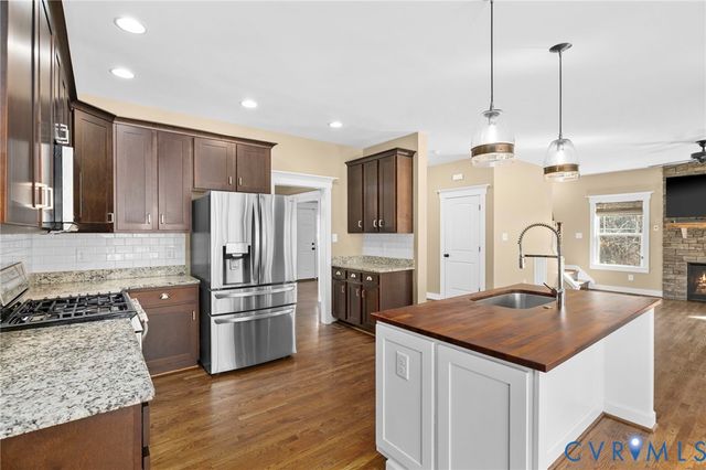 9393 Wild Honeysuckle Ln, Ashland, VA 23005