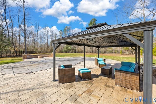 9393 Wild Honeysuckle Ln, Ashland, VA 23005