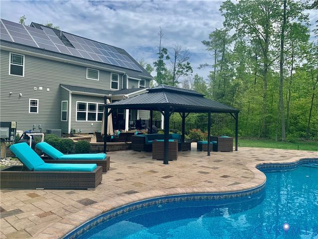 9393 Wild Honeysuckle Ln, Ashland, VA 23005