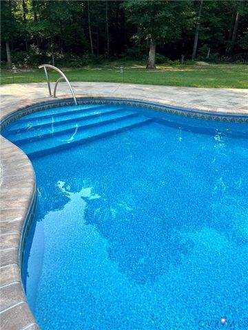 9393 Wild Honeysuckle Ln, Ashland, VA 23005