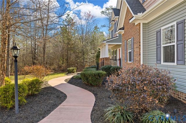 9393 Wild Honeysuckle Ln, Ashland, VA 23005