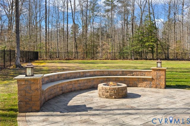 9393 Wild Honeysuckle Ln, Ashland, VA 23005