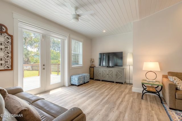 1107 S Orange Street, New Smyrna Beach, FL 32168