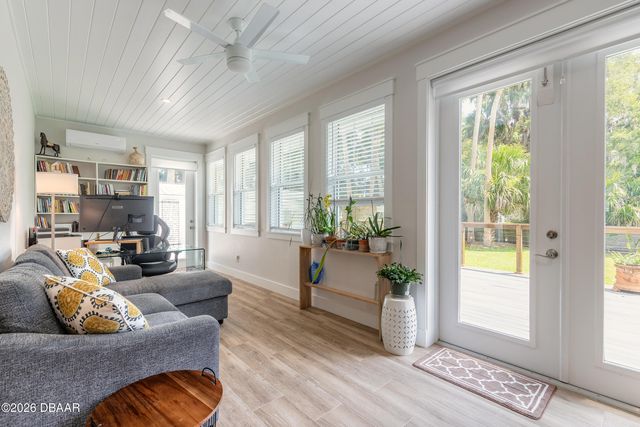 1107 S Orange Street, New Smyrna Beach, FL 32168