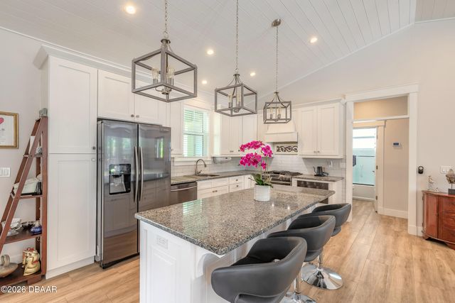 1107 S Orange Street, New Smyrna Beach, FL 32168