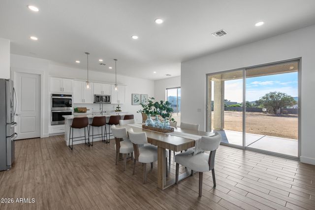 825 E PERDIDO Way, Phoenix, AZ 85086