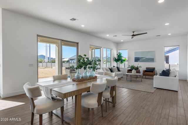 825 E PERDIDO Way, Phoenix, AZ 85086