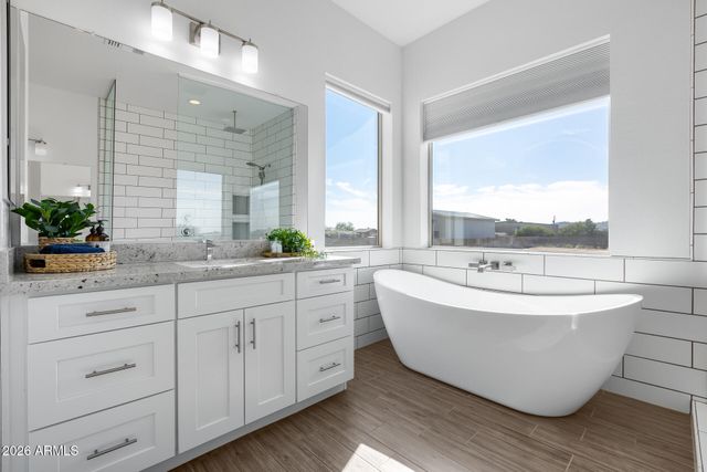 825 E PERDIDO Way, Phoenix, AZ 85086