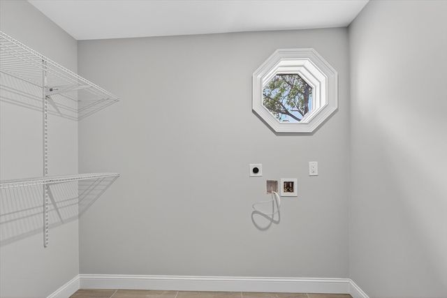 11 Mason Ave, Billerica, MA 01862