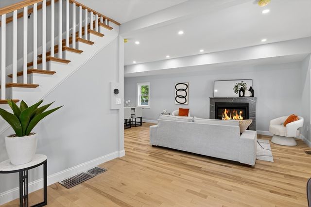 11 Mason Ave, Billerica, MA 01862