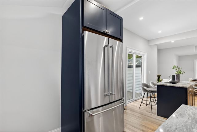 11 Mason Ave, Billerica, MA 01862