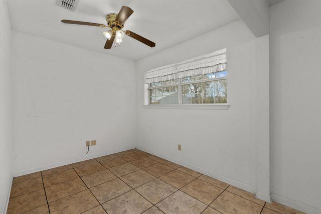 4898 W County Road 4132, Henderson, TX 75652