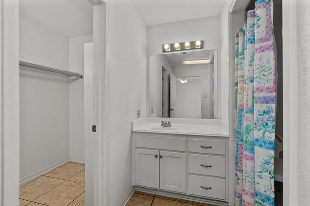 4898 W County Road 4132, Henderson, TX 75652