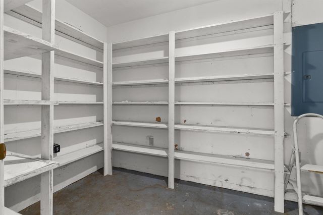 4898 W County Road 4132, Henderson, TX 75652