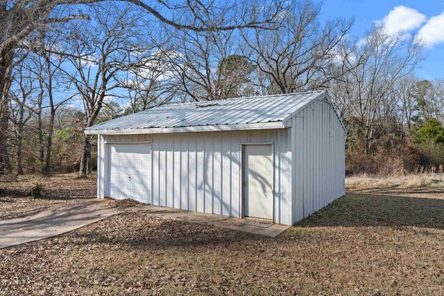 4898 W County Road 4132, Henderson, TX 75652