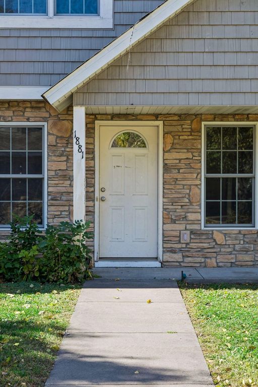 1881 Garden Way, Saint Paul, MN 55119 — photo 4