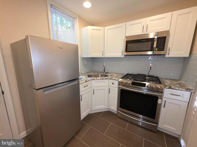 318 N WIOTA ST, Philadelphia, PA 19104