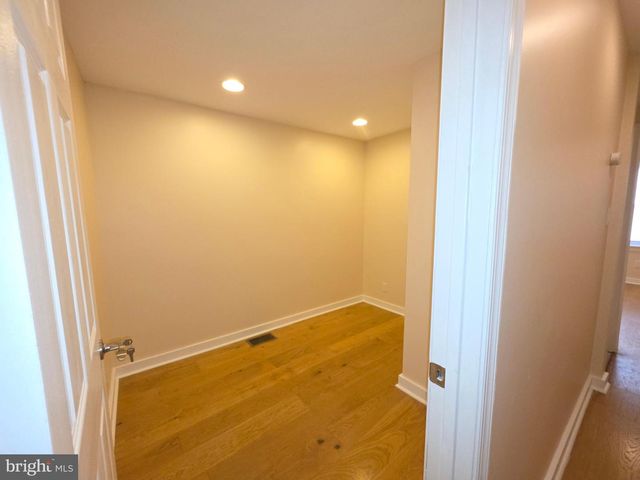 318 N WIOTA ST, Philadelphia, PA 19104