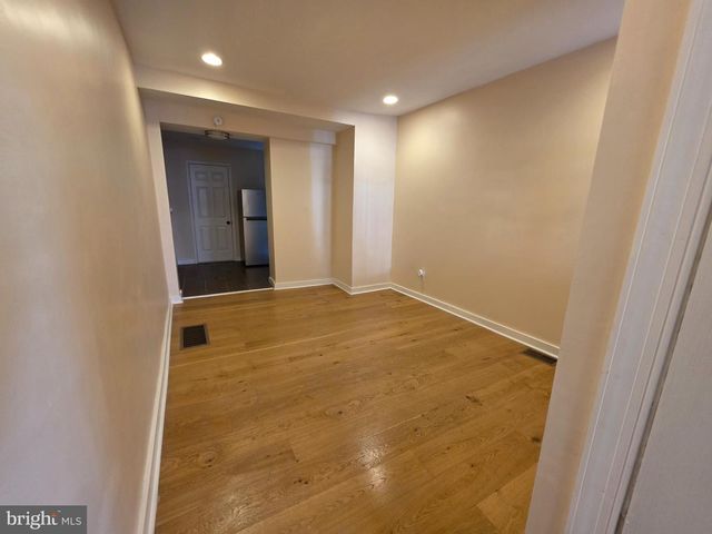 318 N WIOTA ST, Philadelphia, PA 19104
