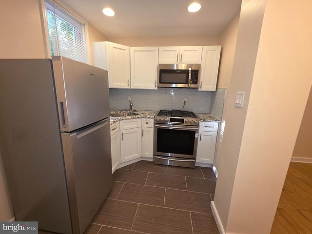 318 N WIOTA ST, Philadelphia, PA 19104