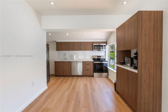 3021 Coconut Grove Dr 3021, Coral Gables, FL 33134