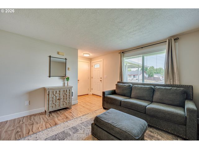 513 Se 10TH St, Battle Ground, WA 98604
