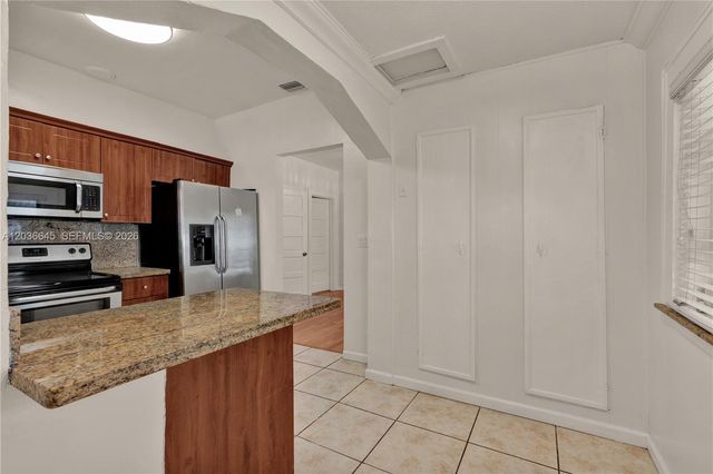2145 SW 7th St 1, Miami, FL 33135