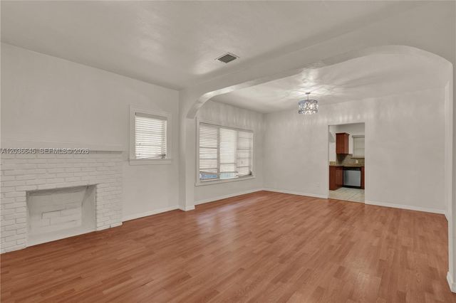 2145 SW 7th St 1, Miami, FL 33135