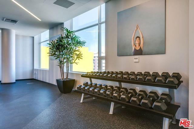 1050 S GRAND Avenue 901, Los Angeles, CA 90015