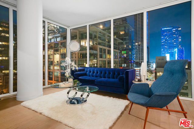 1050 S GRAND Avenue 901, Los Angeles, CA 90015