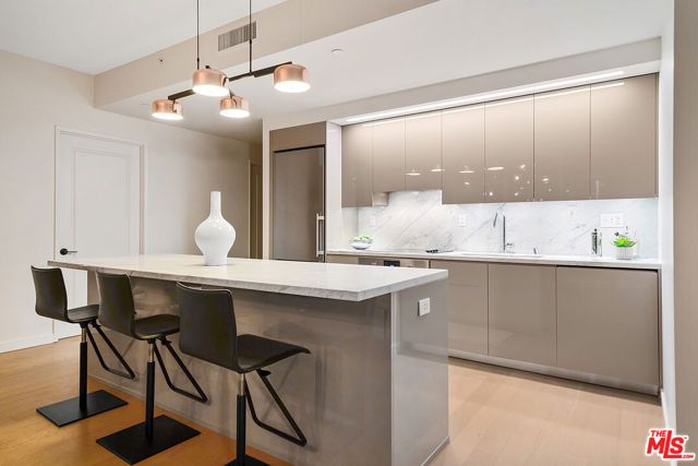 1050 S GRAND Avenue 901, Los Angeles, CA 90015