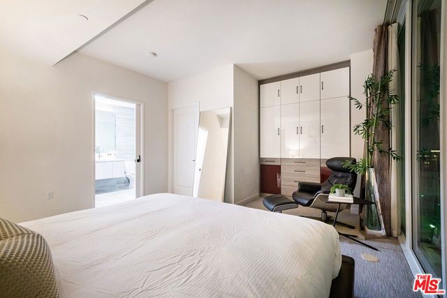 1050 S GRAND Avenue 901, Los Angeles, CA 90015