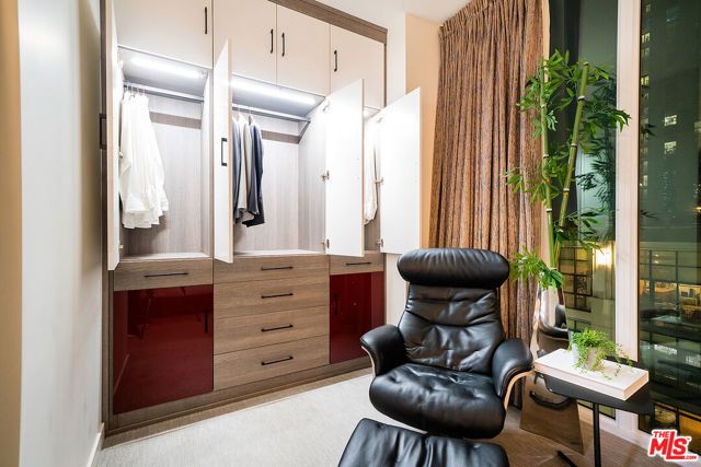 1050 S GRAND Avenue 901, Los Angeles, CA 90015