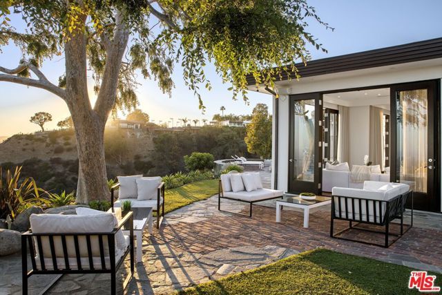 9302 Nightingale Drive, Los Angeles, CA 90069