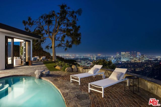 9302 Nightingale Drive, Los Angeles, CA 90069