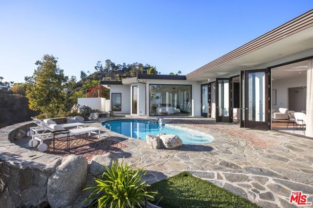 9302 Nightingale Drive, Los Angeles, CA 90069