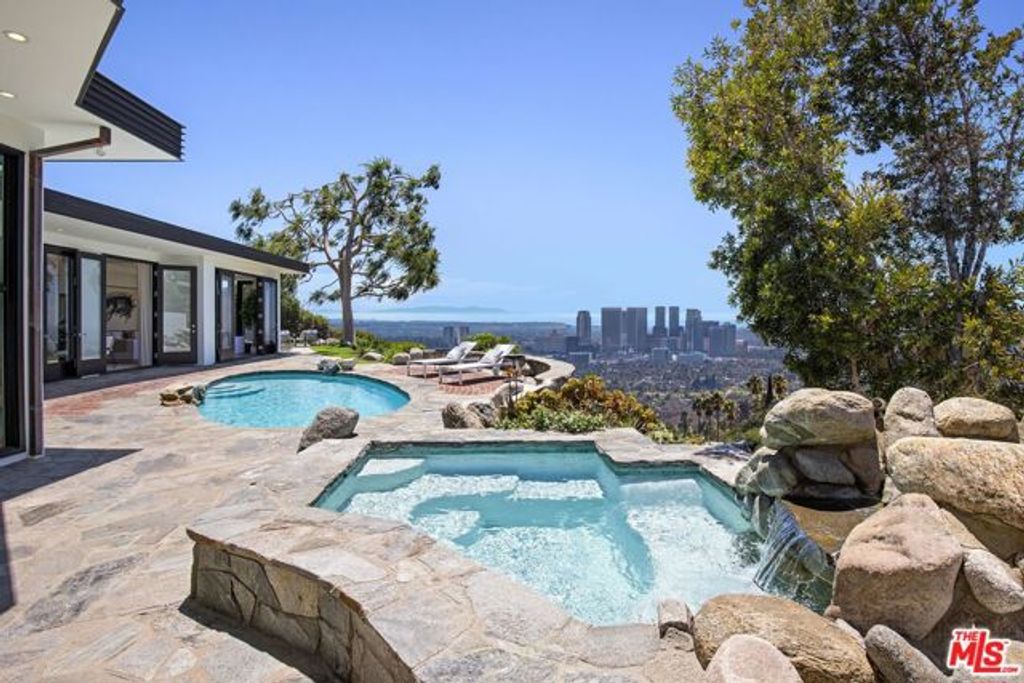 9302 Nightingale Drive, Los Angeles, CA 90069