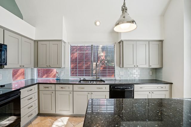 401 Dakota Trail, Irving, TX 75063