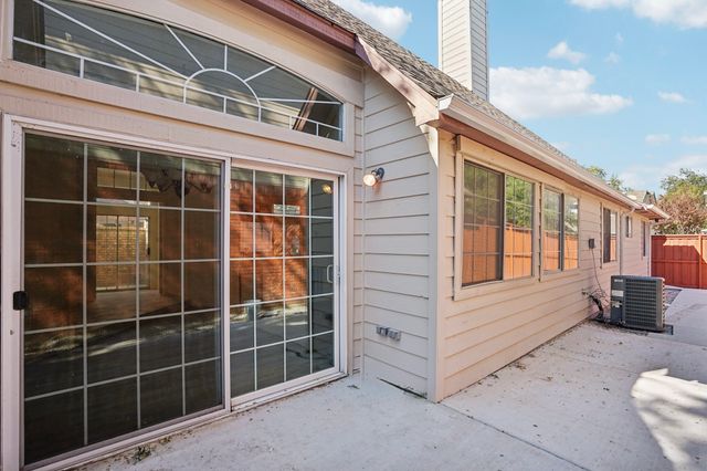 401 Dakota Trail, Irving, TX 75063