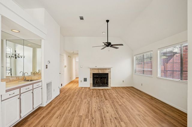 401 Dakota Trail, Irving, TX 75063