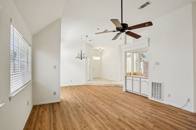 401 Dakota Trail, Irving, TX 75063