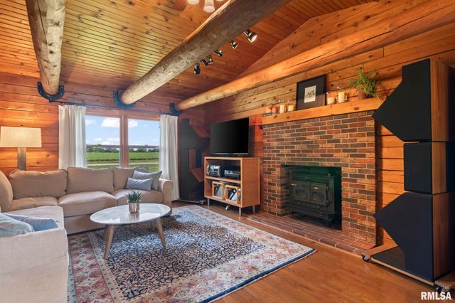 1850 E BARBER Road, Sherman, IL 62684