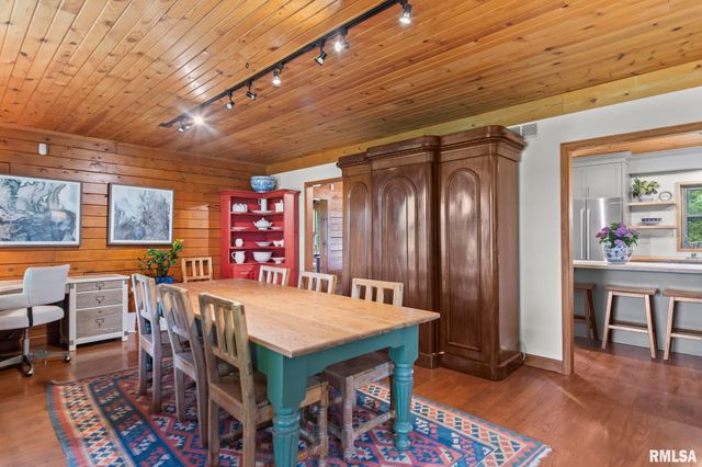 1850 E BARBER Road, Sherman, IL 62684