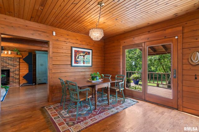 1850 E BARBER Road, Sherman, IL 62684