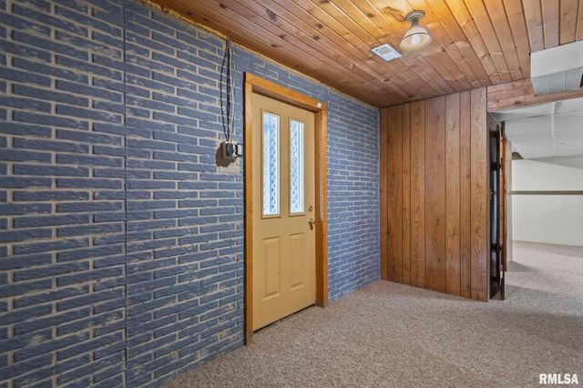 1850 E BARBER Road, Sherman, IL 62684
