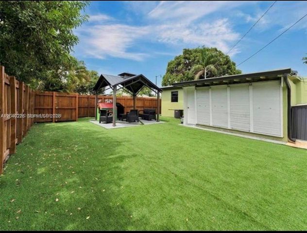 2730 NE 16th Avenue, Pompano Beach, FL 33064
