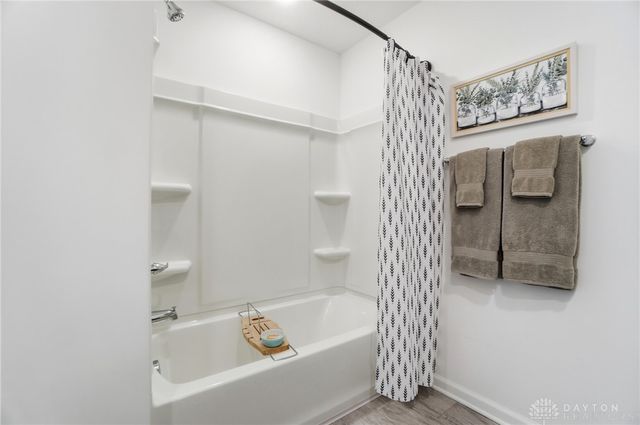 121 Mound Builder Place, Carlisle, OH 45005