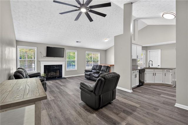 105 Prestwyck Oak Place, Lawrenceville, GA 30043